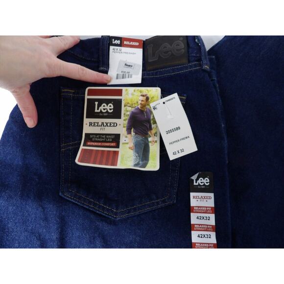 Lee Jeans Mens 42x32 Relaxed Fit Straight Leg Dark Wash NWT Denim Workwear Casua - Picture 2 of 16